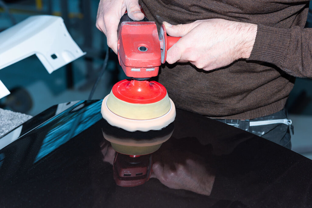 car_body_getting_polished