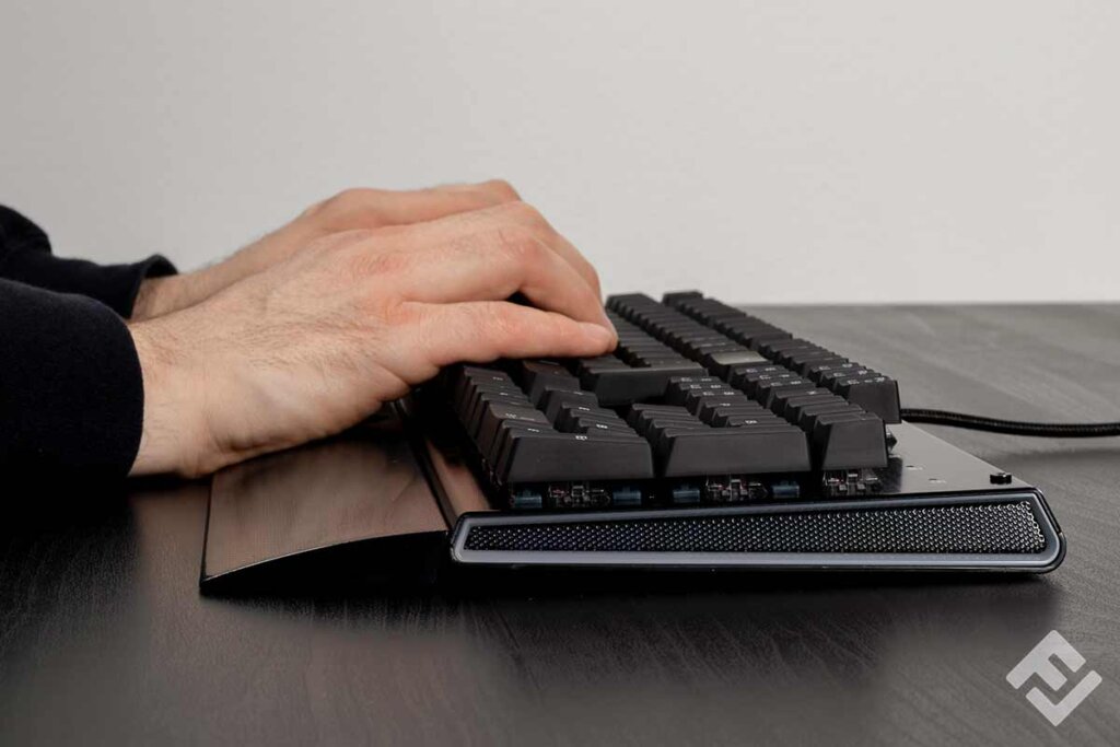 ergonomic_keyboard_in_use