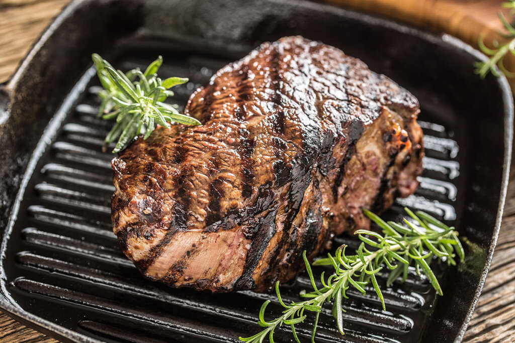 bistecca perfettamente grigliata in padella