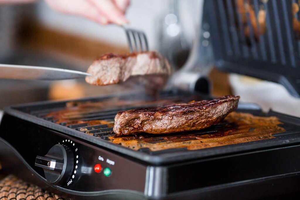 piastra per panini bistecca e preparato  alla griglia